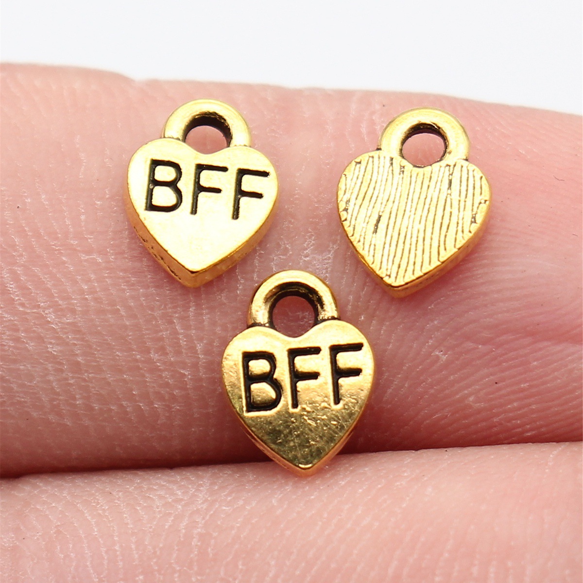 Vintage Fashion Online - 40 個 9.3x7mm アンティークゴールドカラー Bff ベストフレンズフォーエバーハートタグチャーム手作りジュエリー作成アクセサリー