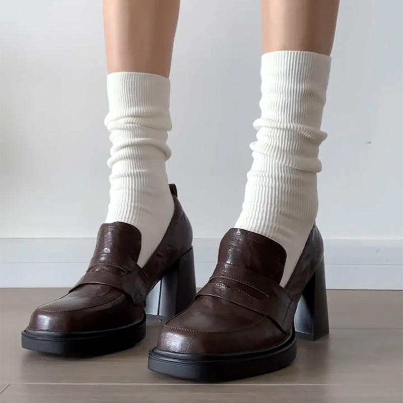 Vintage Fashion Online - 女性のためのレトロな大学スタイルのモカシン,靴ひもなしの靴,エレガントな厚いヒール,ファッショナブル